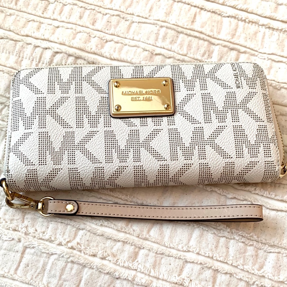 Michael Kors Wallet with strap